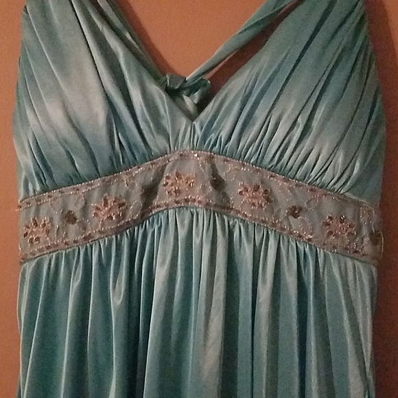 Dress - Picture 2 of 3